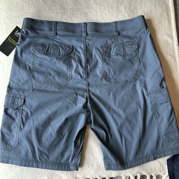 Men’s Lee Performance Series Extreme Motion Cargo shorts - size 42 blue/gray NWT - Picture 2 of 11